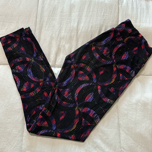 LulaRoe buttery soft leggings. - Picture 1 of 5